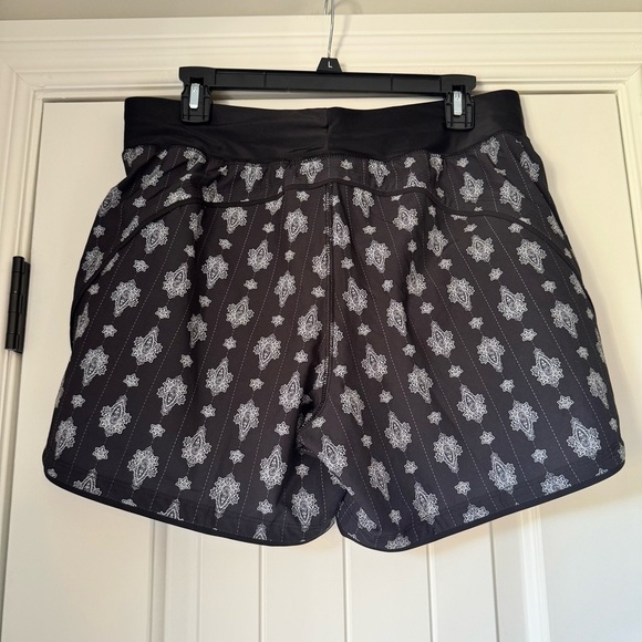 Lands’ End Bermuda Swim Shorts - Picture 3 of 7